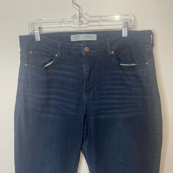 Signature By Levi's Women's Midrise Bootcut Jeans size 14Short - Picture 2 of 8